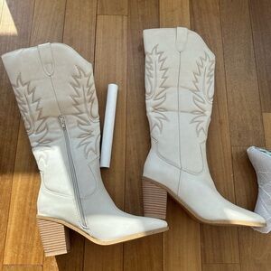 Shoedazzle cowboy boots brand new
